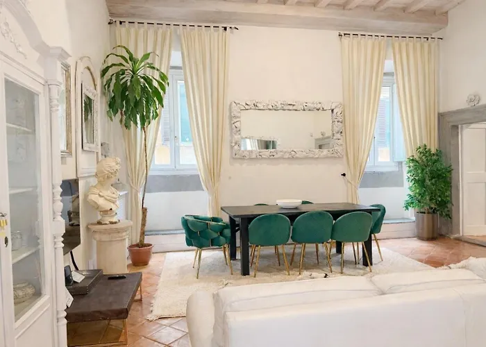 Luxury In Via Dei Cartari Spacious, Elegant, Central Rome